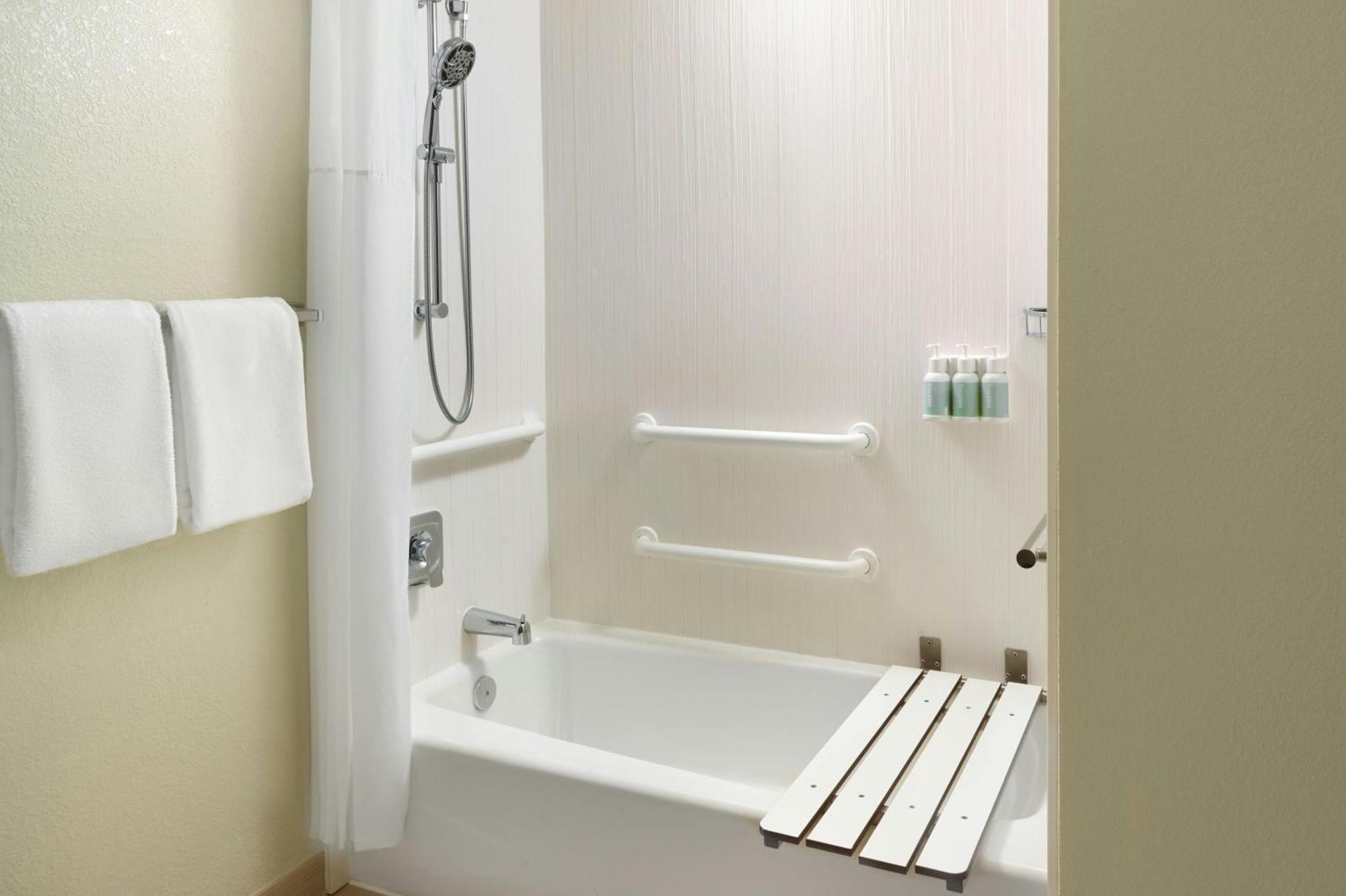 Courtyard By Marriott Atlanta Airport South/Sullivan Road Eksteriør bilde