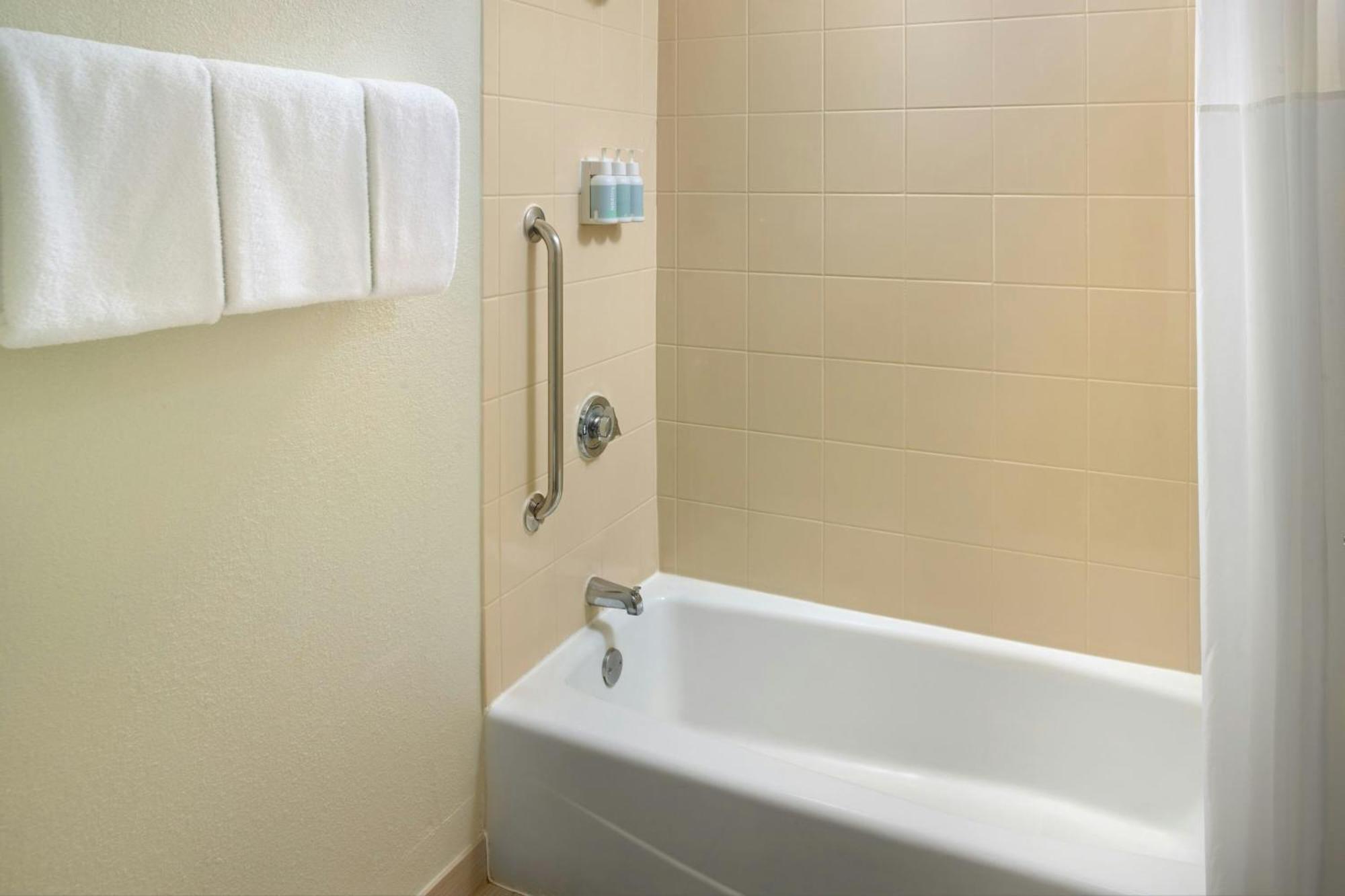 Courtyard By Marriott Atlanta Airport South/Sullivan Road Eksteriør bilde