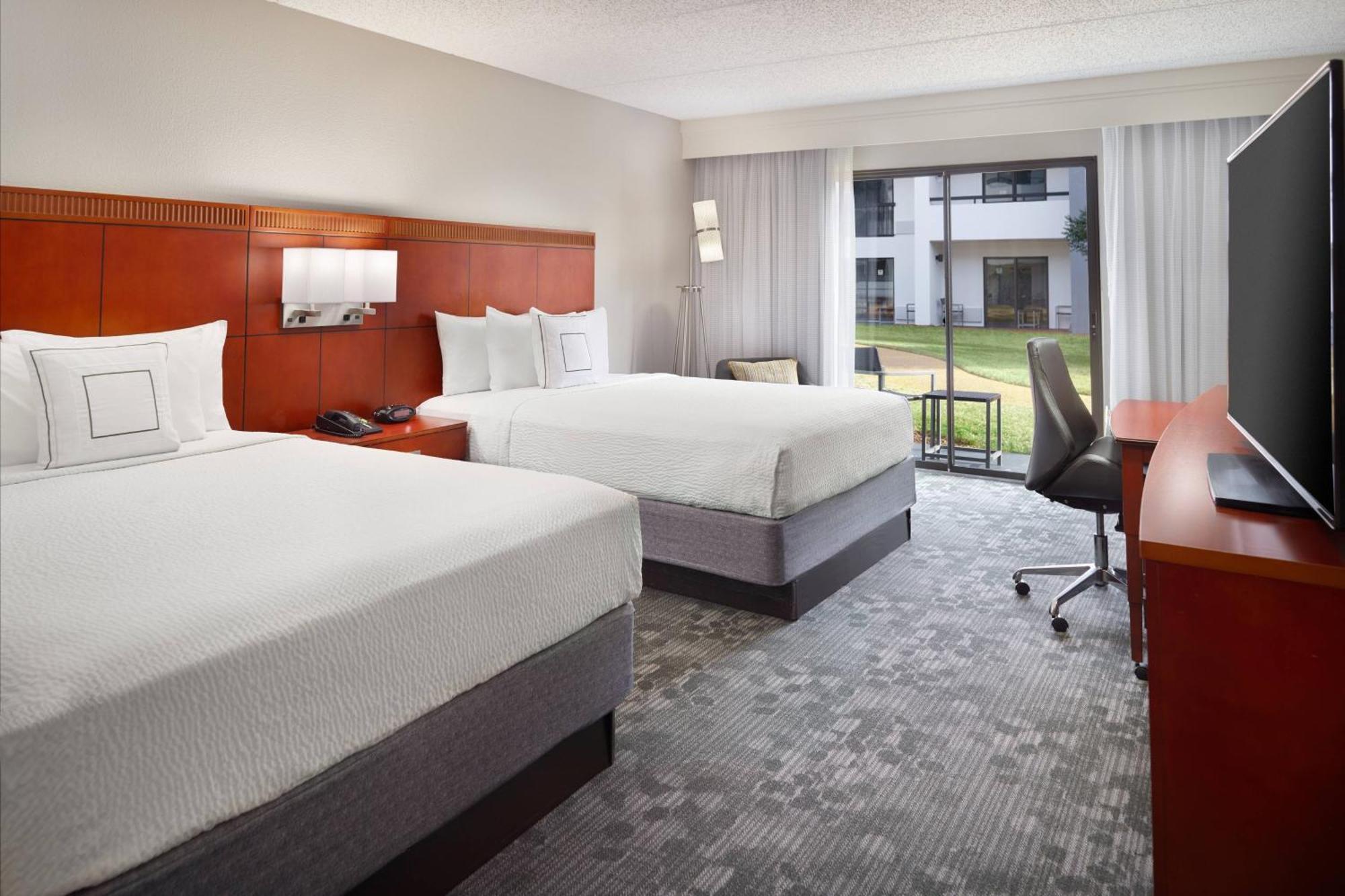 Courtyard By Marriott Atlanta Airport South/Sullivan Road Eksteriør bilde