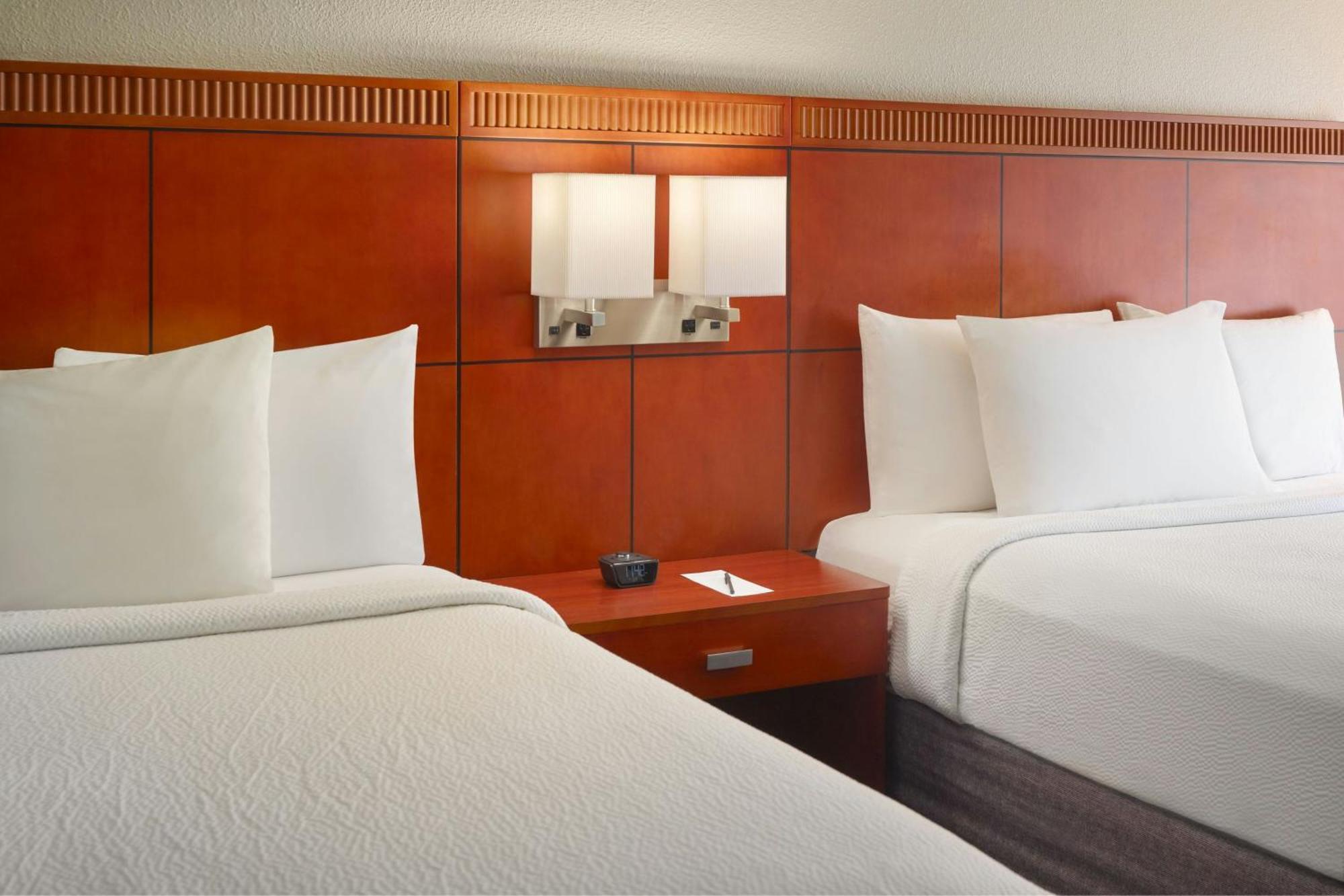 Courtyard By Marriott Atlanta Airport South/Sullivan Road Eksteriør bilde