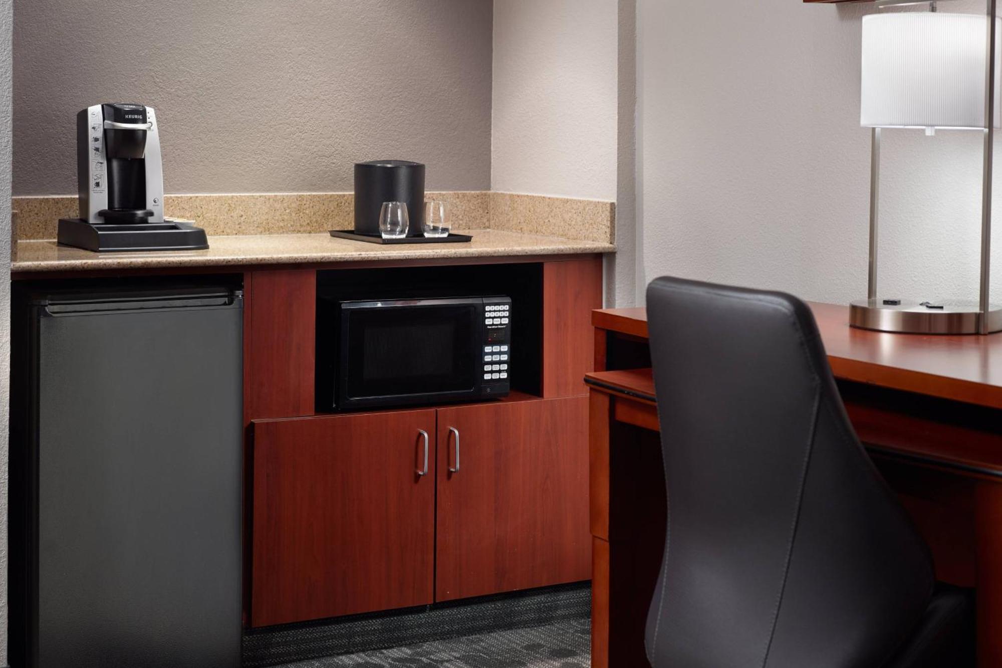 Courtyard By Marriott Atlanta Airport South/Sullivan Road Eksteriør bilde