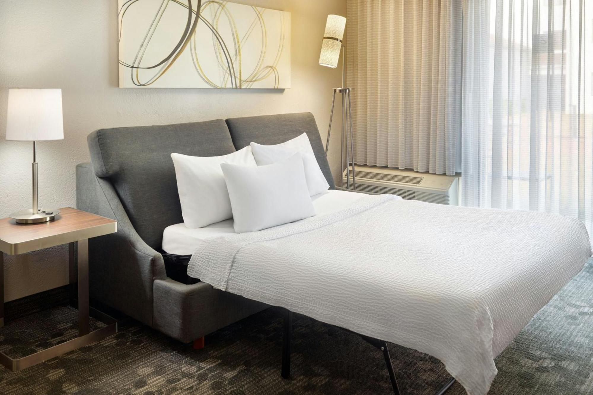 Courtyard By Marriott Atlanta Airport South/Sullivan Road Eksteriør bilde