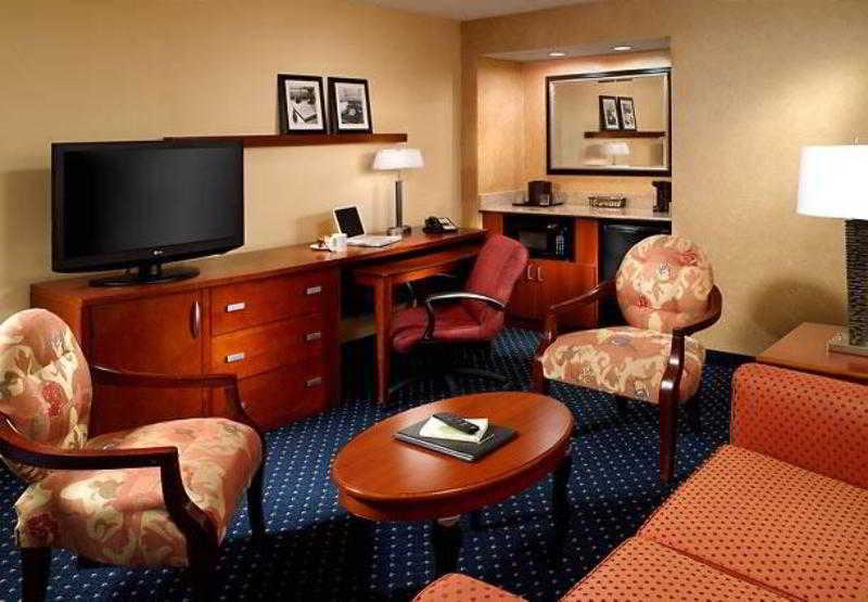 Courtyard By Marriott Atlanta Airport South/Sullivan Road Eksteriør bilde
