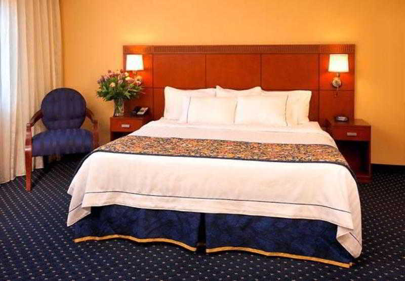 Courtyard By Marriott Atlanta Airport South/Sullivan Road Eksteriør bilde