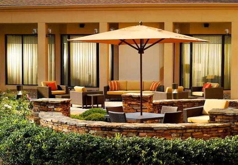 Courtyard By Marriott Atlanta Airport South/Sullivan Road Eksteriør bilde