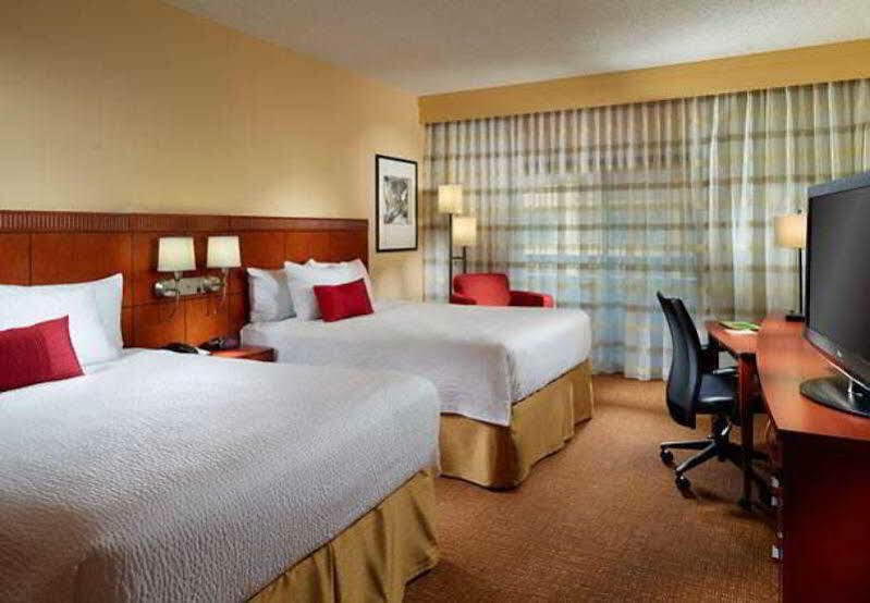 Courtyard By Marriott Atlanta Airport South/Sullivan Road Eksteriør bilde